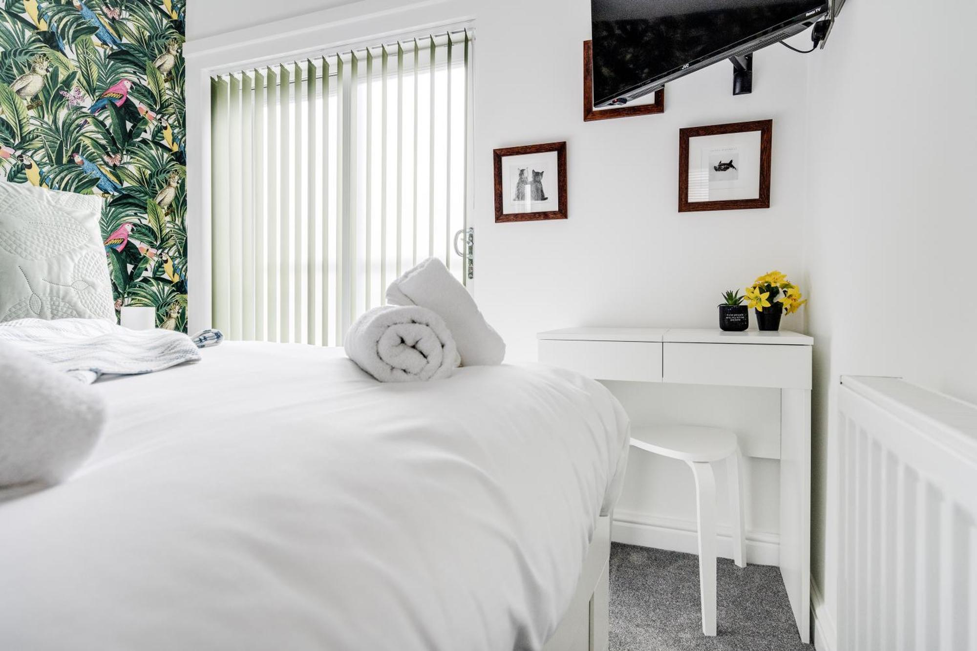 Buxton Apartment - 1 Bed, Free Parking, Wi-Fi Hazel Grove ภายนอก รูปภาพ