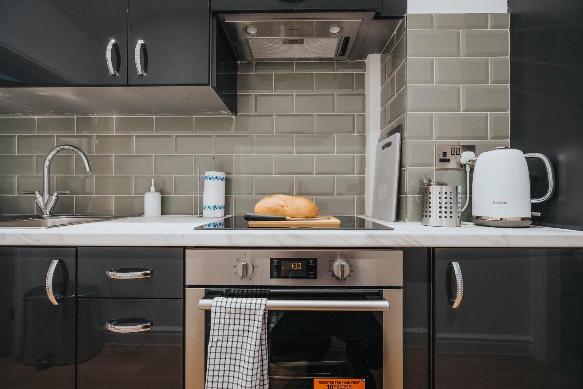Buxton Apartment - 1 Bed, Free Parking, Wi-Fi Hazel Grove ภายนอก รูปภาพ