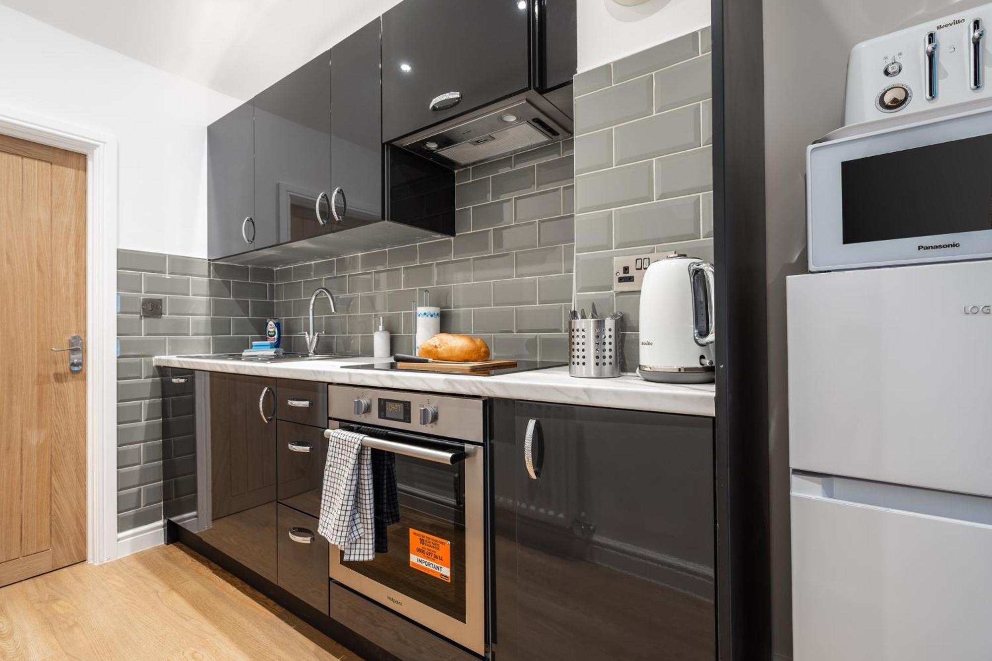 Buxton Apartment - 1 Bed, Free Parking, Wi-Fi Hazel Grove ภายนอก รูปภาพ