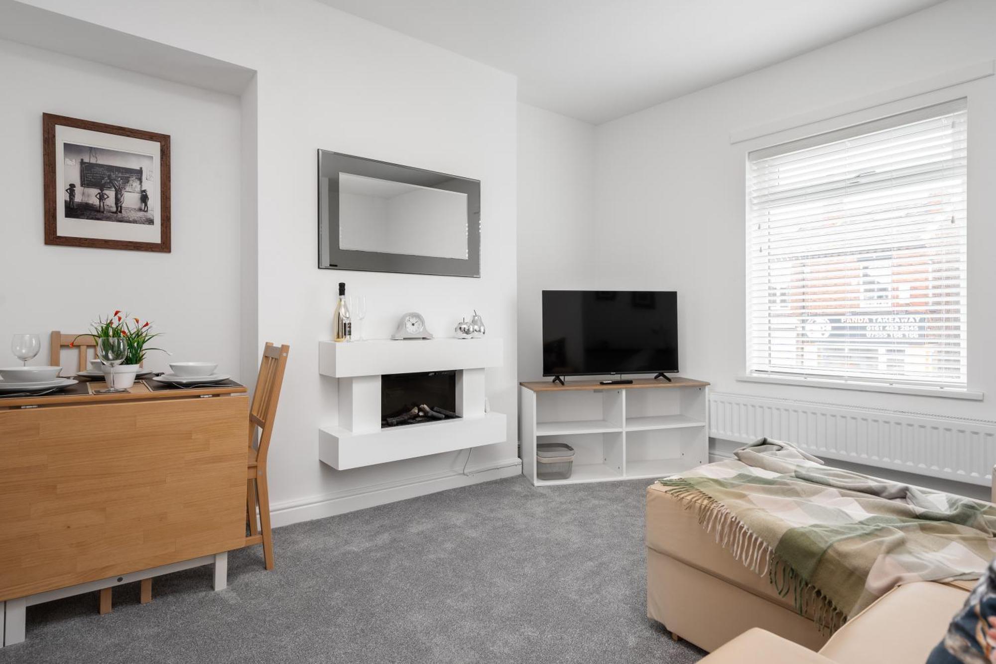 Buxton Apartment - 1 Bed, Free Parking, Wi-Fi Hazel Grove ภายนอก รูปภาพ