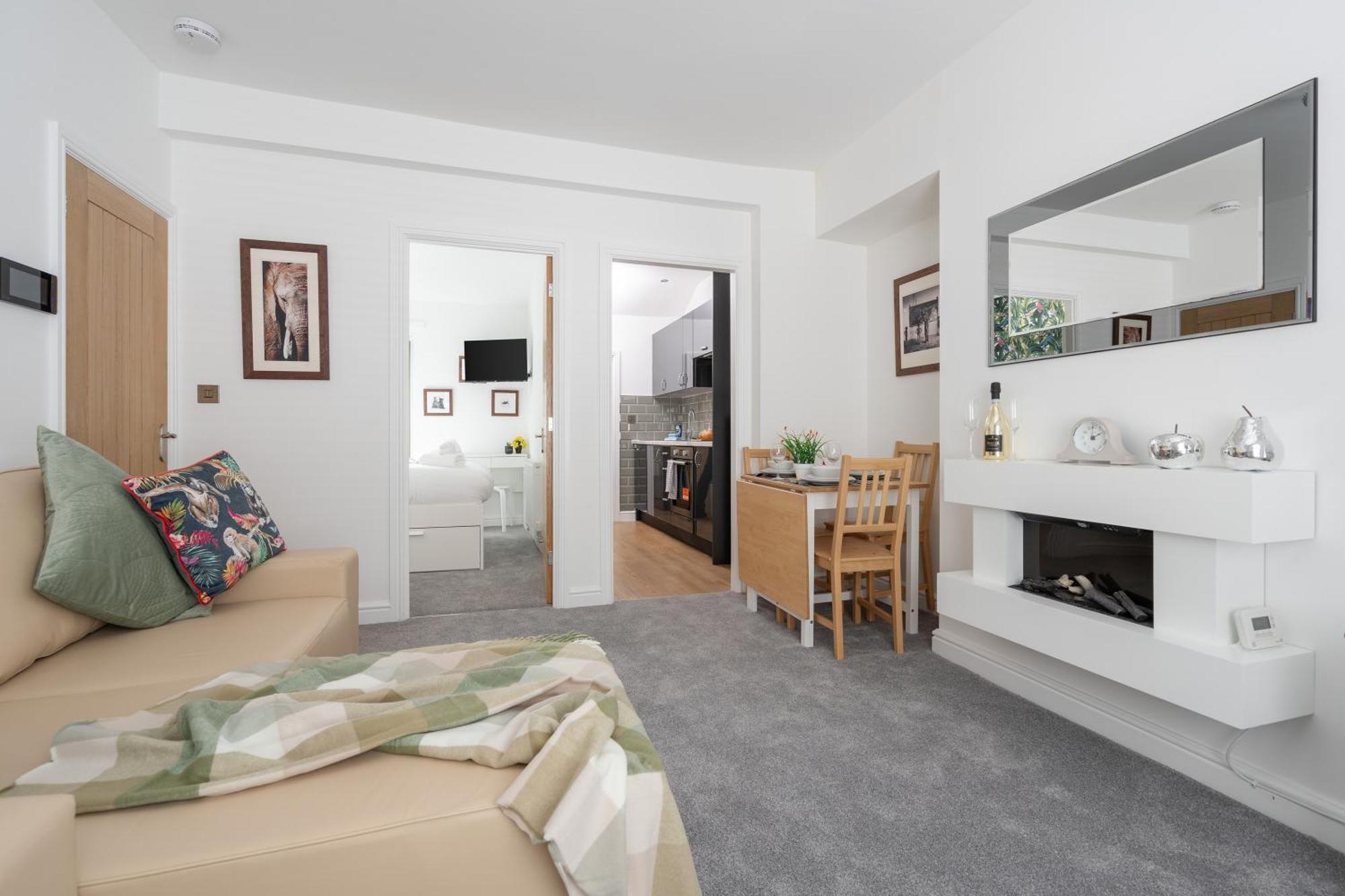 Buxton Apartment - 1 Bed, Free Parking, Wi-Fi Hazel Grove ภายนอก รูปภาพ