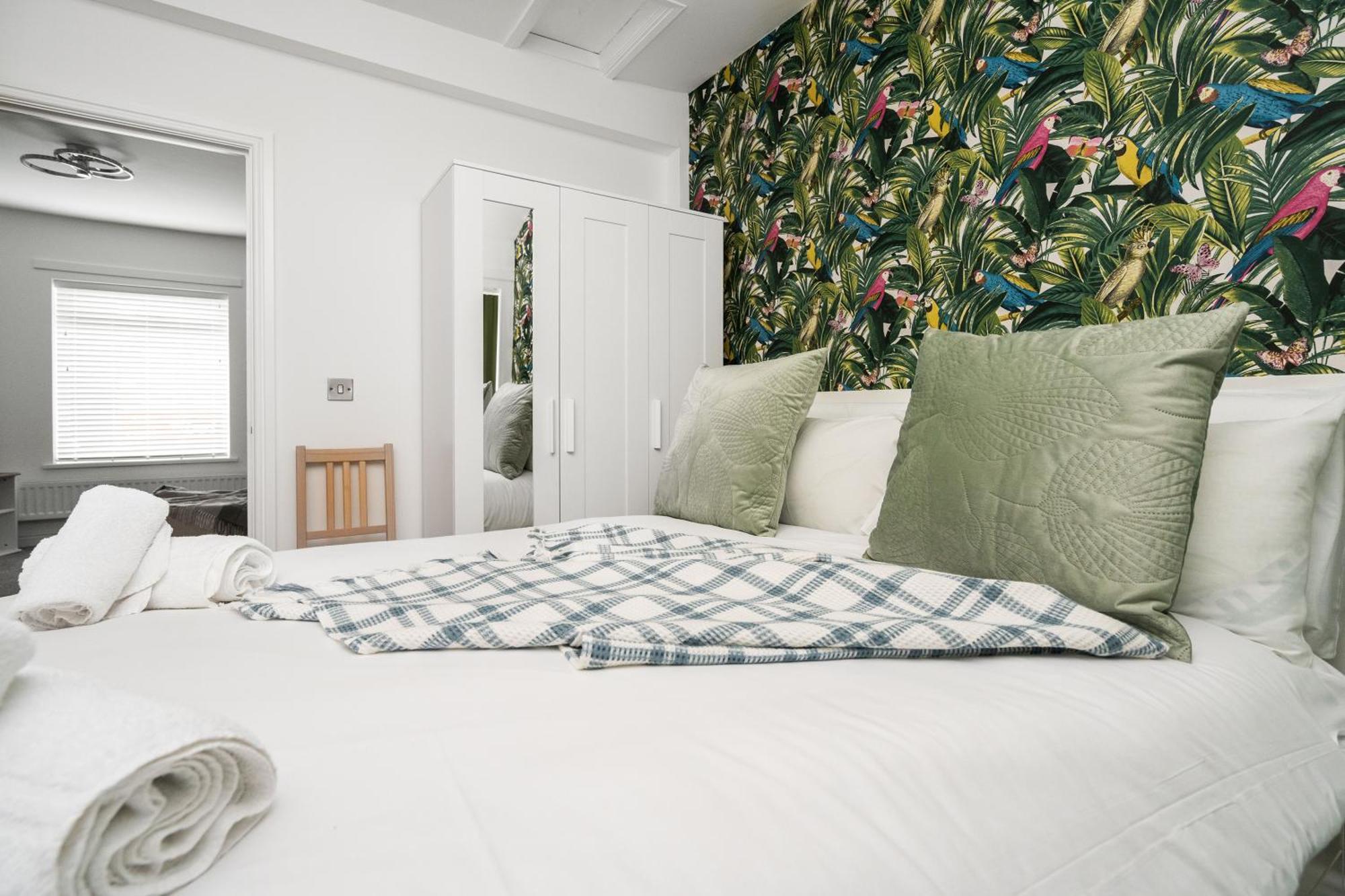 Buxton Apartment - 1 Bed, Free Parking, Wi-Fi Hazel Grove ภายนอก รูปภาพ