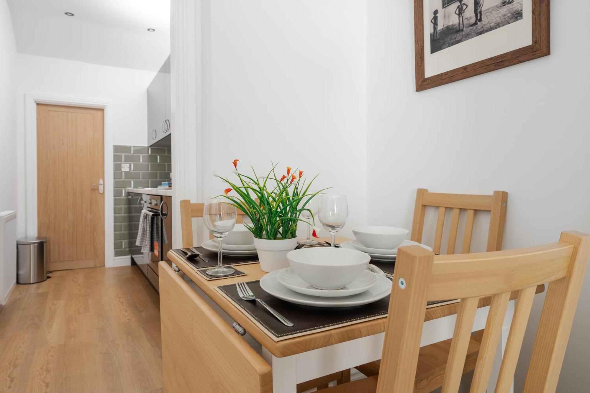 Buxton Apartment - 1 Bed, Free Parking, Wi-Fi Hazel Grove ภายนอก รูปภาพ